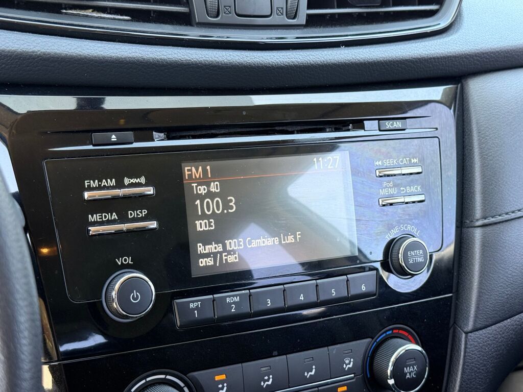 Thumbnail: 2017 Nissan Rogue - 7