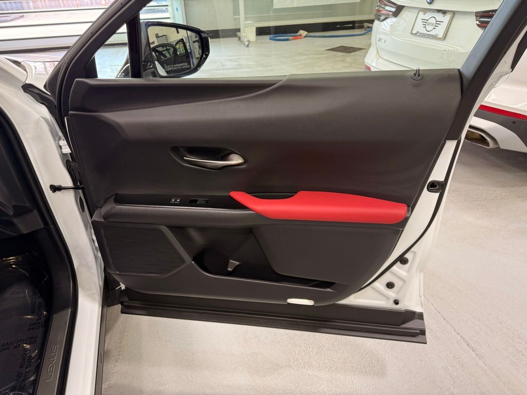 2021 Lexus UX 250h 28