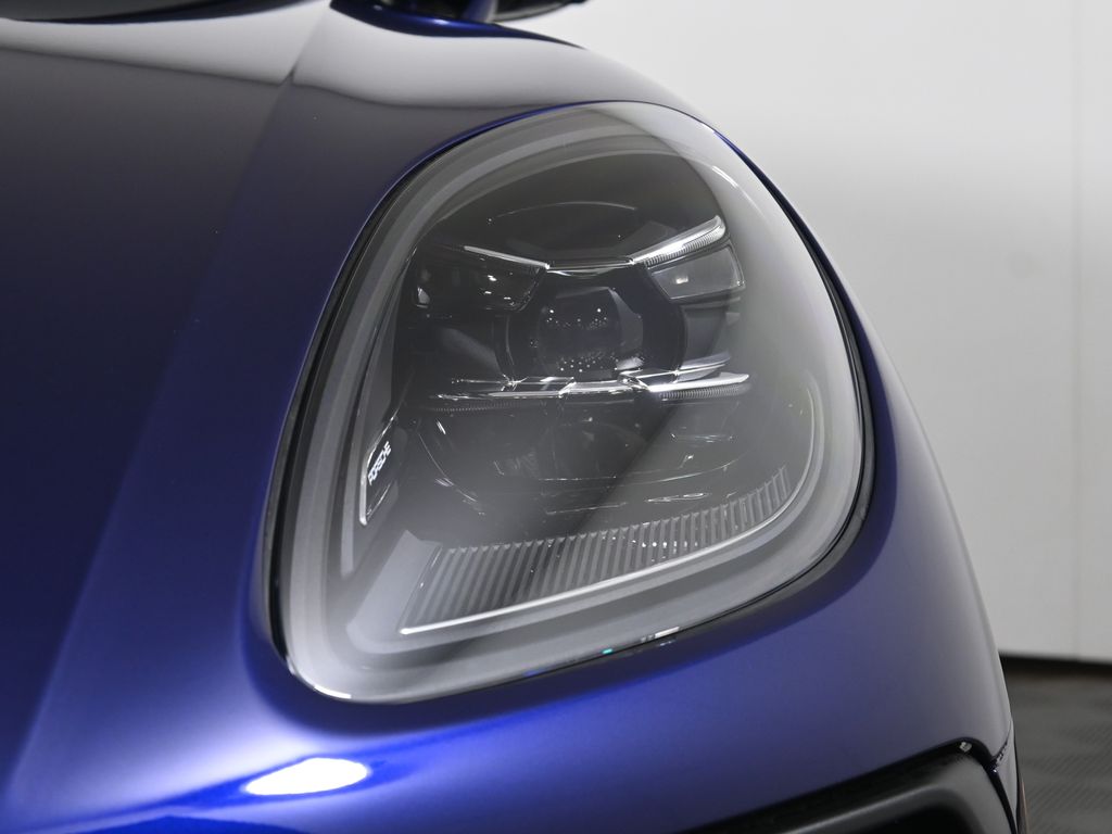 Thumbnail: 2026 Porsche Macan - 11