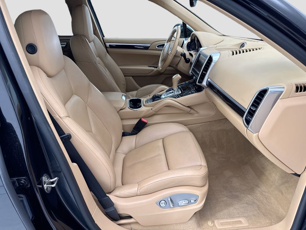 Thumbnail: 2014 Porsche Cayenne - 19