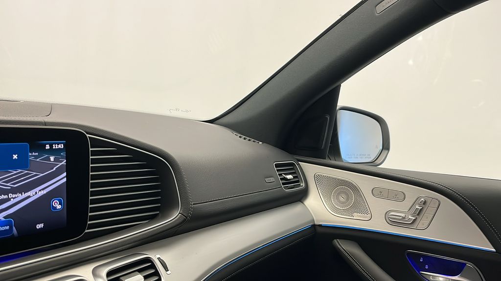 2025 Mercedes-Benz GLE 53 AMG 21