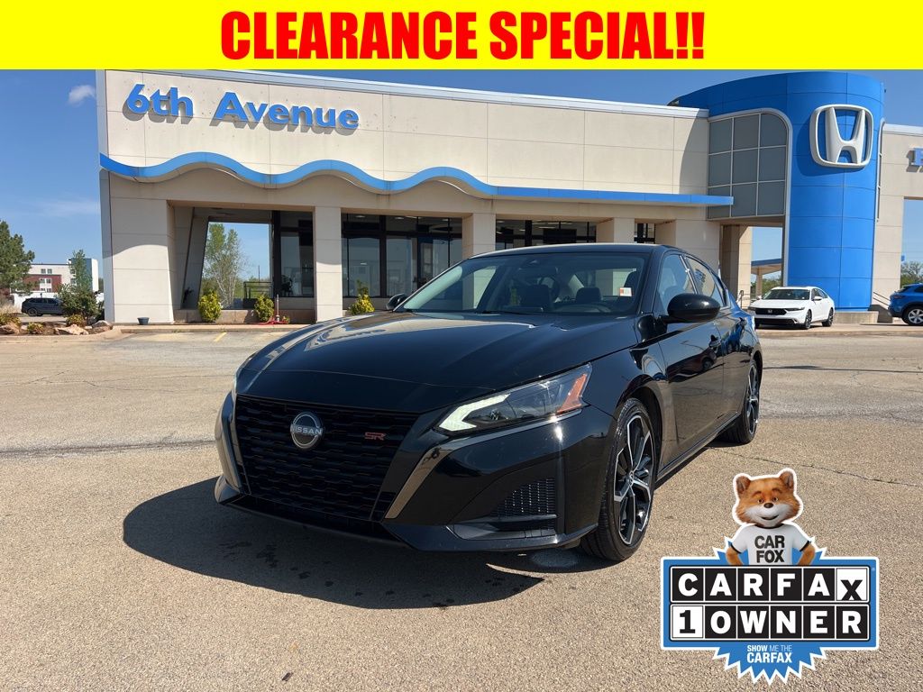 Super Black 2024 Nissan Altima 2.5 SR FWD Sedan Front-Wheel Drive Continuously Variable Transmission