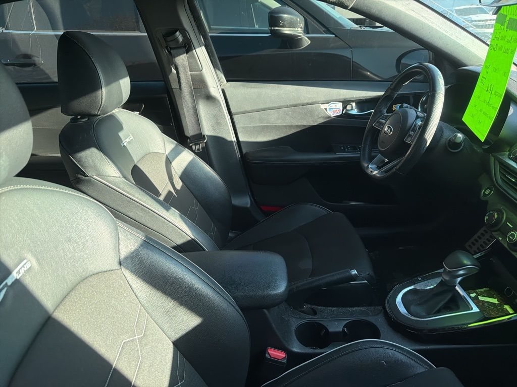 Used 2021 Black Kia GT-Line image 4
