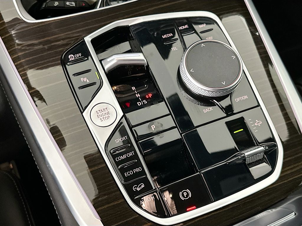 Thumbnail: 2025 BMW X7 - 17