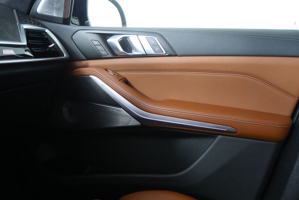 Thumbnail: 2024 BMW X7 - 26
