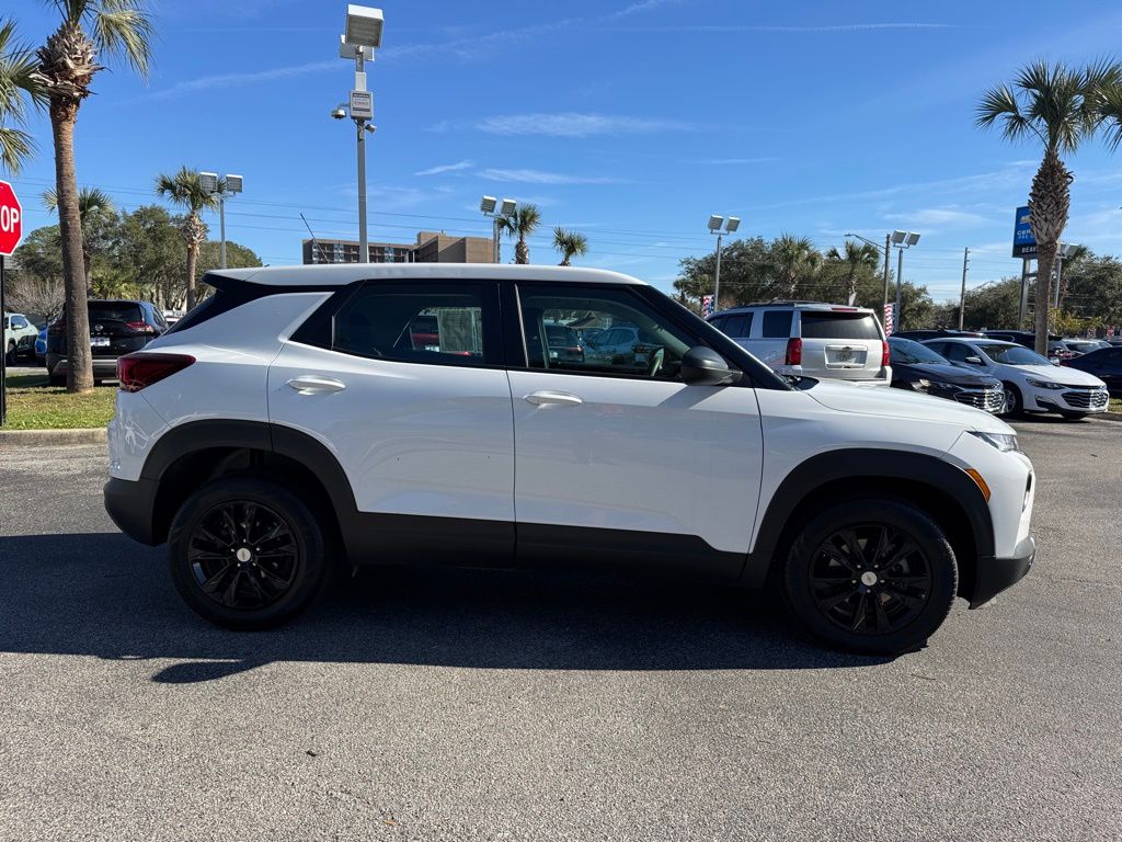 2022 Chevrolet TrailBlazer LS 8