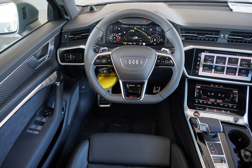 Thumbnail: 2025 Audi RS 6 - 15