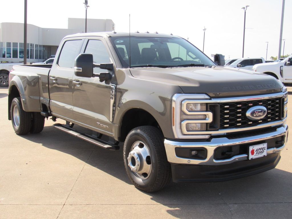2026 Ford F-350SD Lariat