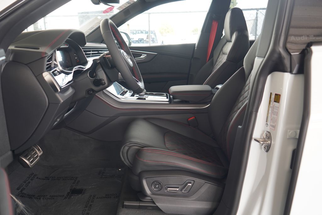 Thumbnail: 2026 Audi Q8 - 6