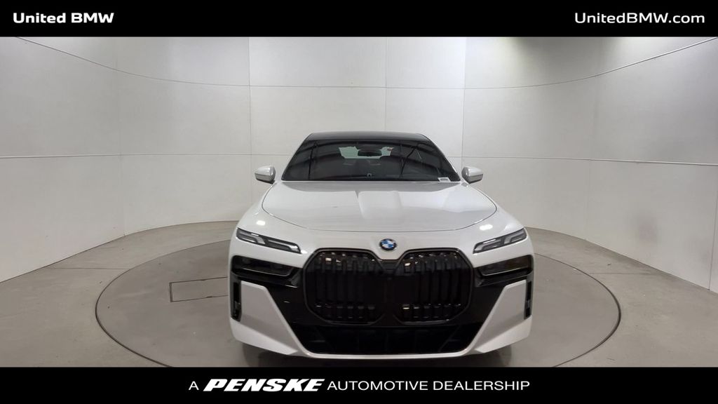 Thumbnail: 2025 BMW 7 Series - 3