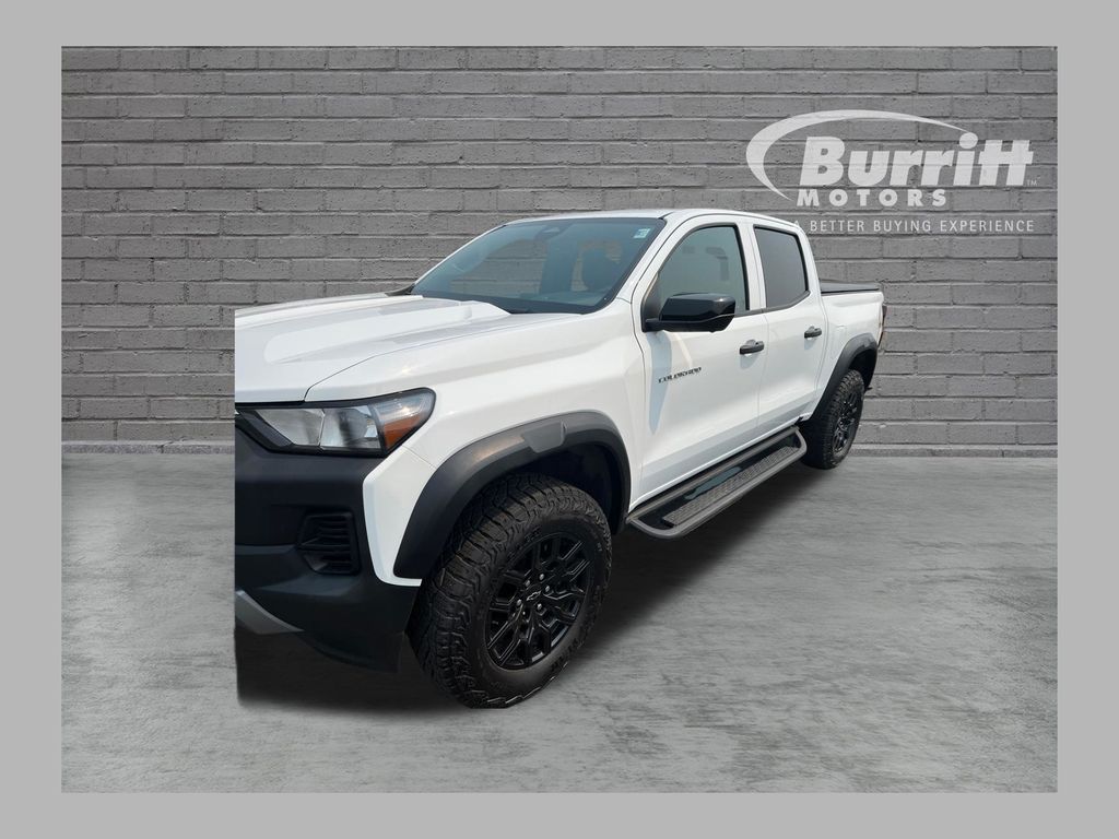 Summit White 2024 Chevrolet Colorado Pickup Truck Four-Wheel Drive 8-Speed Automatic