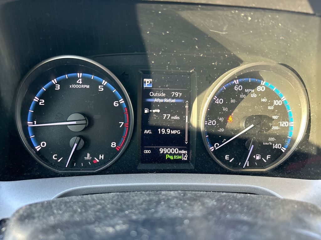 Thumbnail: 2018 Toyota RAV4 - 21