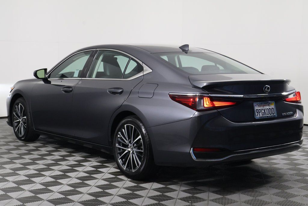Thumbnail: 2025 Lexus ES - 6