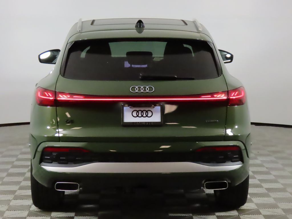 Thumbnail: 2025 Audi Q5 - 4