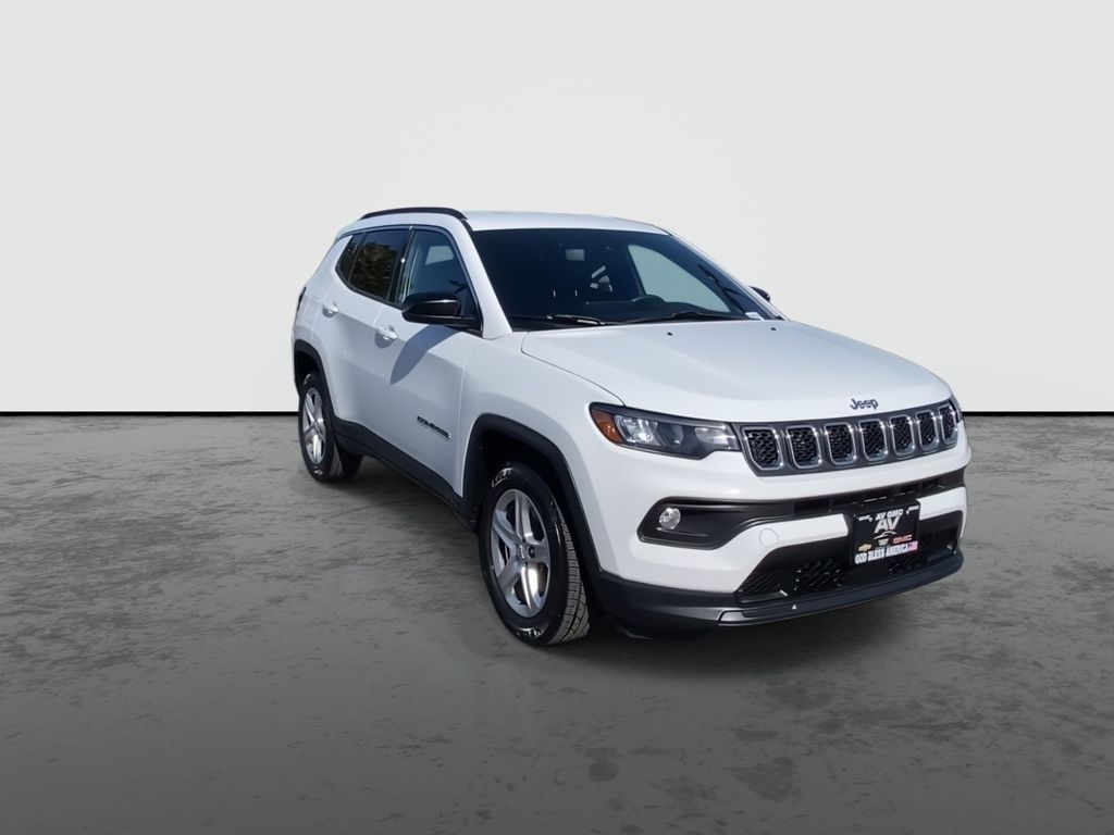 Bright White Clearcoat 2023 Jeep Compass Latitude 4WD SUV / Crossover Four-Wheel Drive 8-Speed Automatic