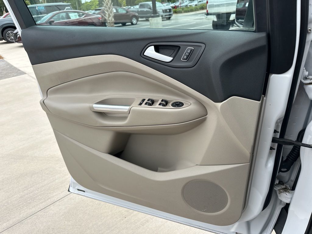 2014 Oxford White Ford Escape SE 4X4 SUV