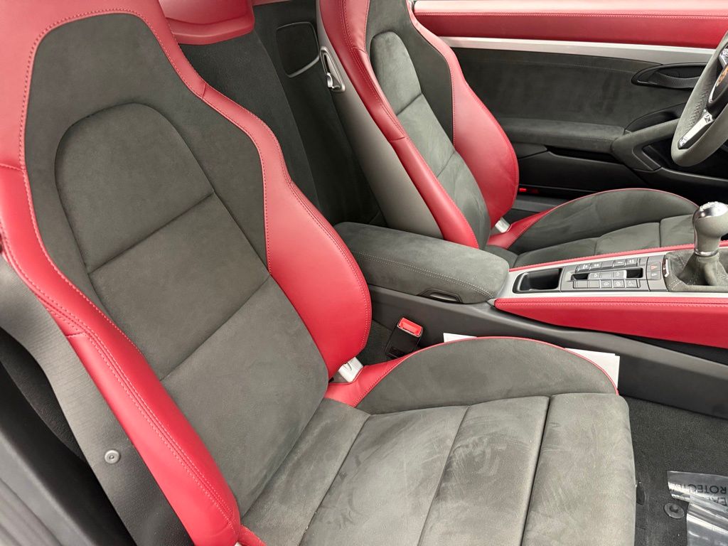 Thumbnail: 2022 Porsche  - 25