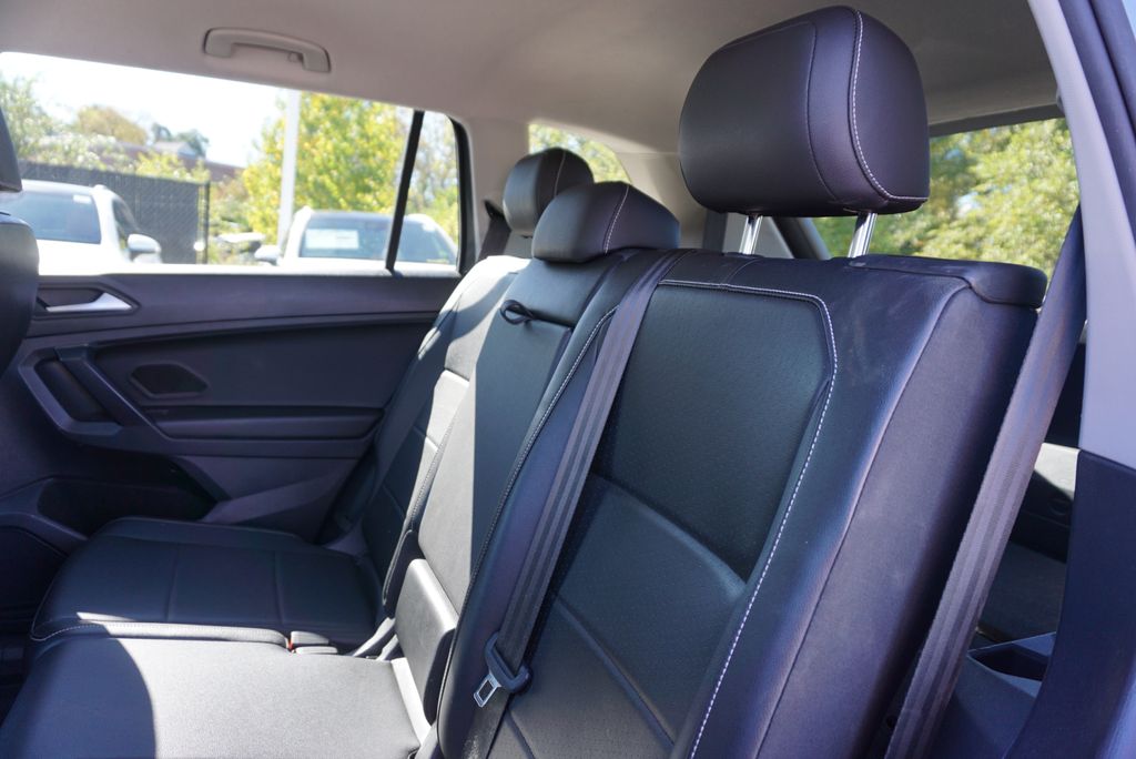 Thumbnail: 2021 Volkswagen Tiguan - 11