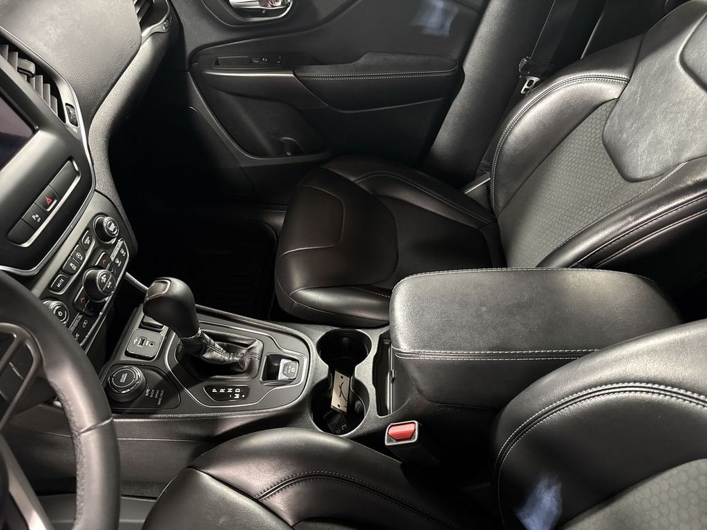 used 2019 Jeep Cherokee car, priced at $16,702