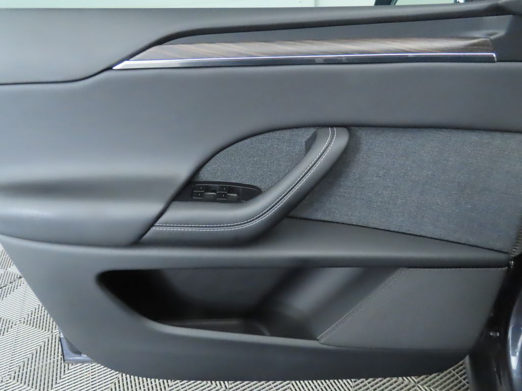 2022 Tesla Model X  32
