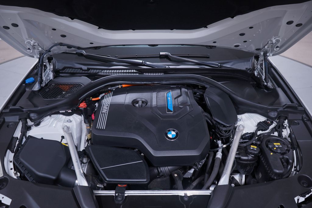 2022 BMW 5 Series 530e iPerformance 24