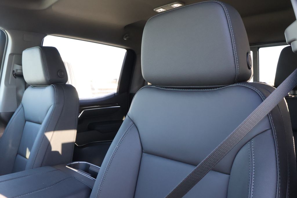 Thumbnail: 2026 Chevrolet Silverado 1500 - 13