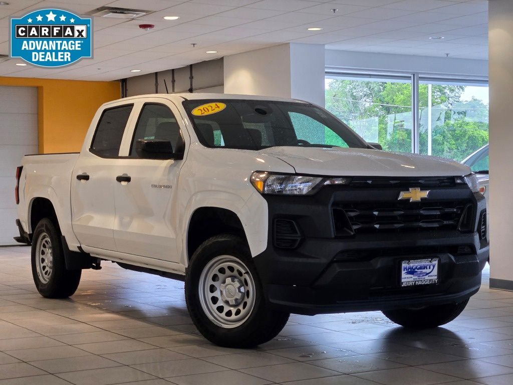 Summit White 2024 Chevrolet Colorado Pickup Truck 4X2 8-Speed Automatic