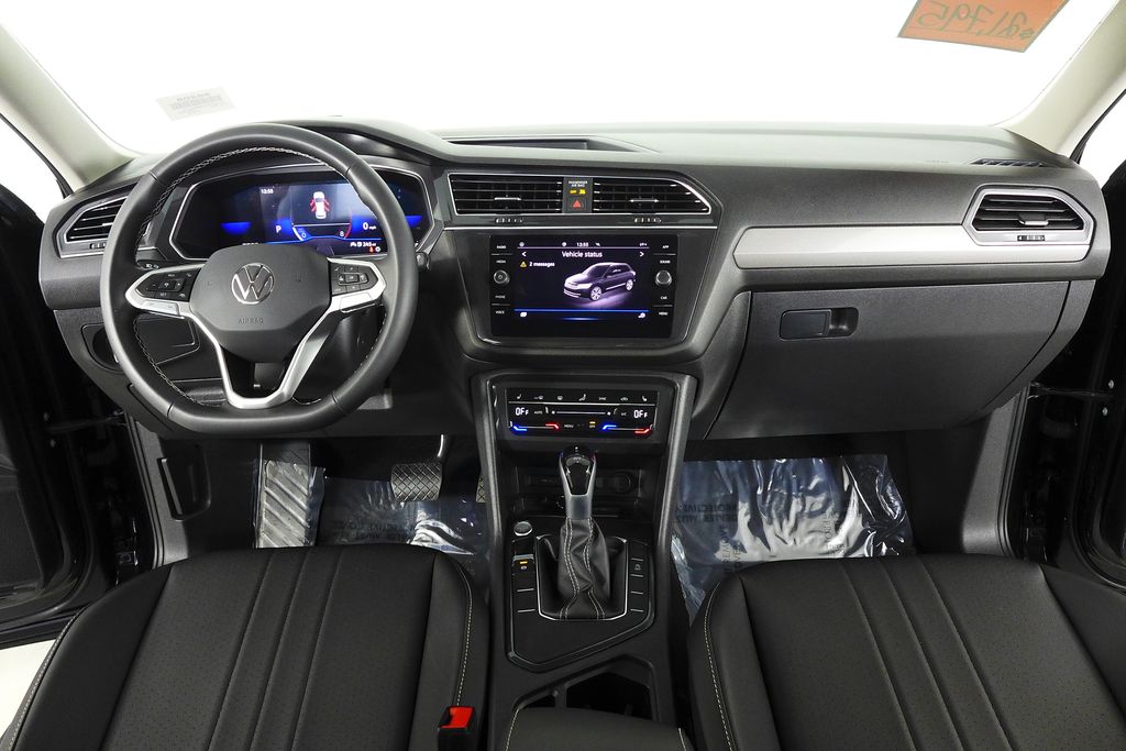 Thumbnail: 2023 Volkswagen Tiguan - 24