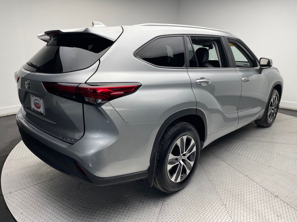 2023 Toyota Highlander XLE 5