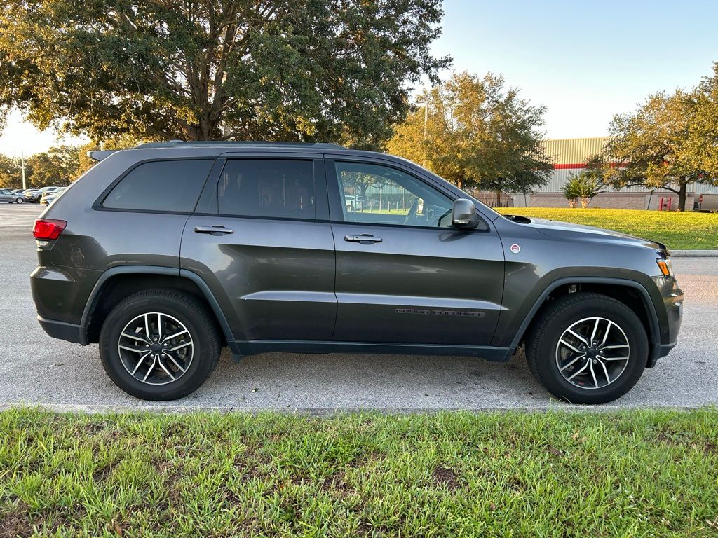 Thumbnail: 2019 Jeep Grand Cherokee - 6
