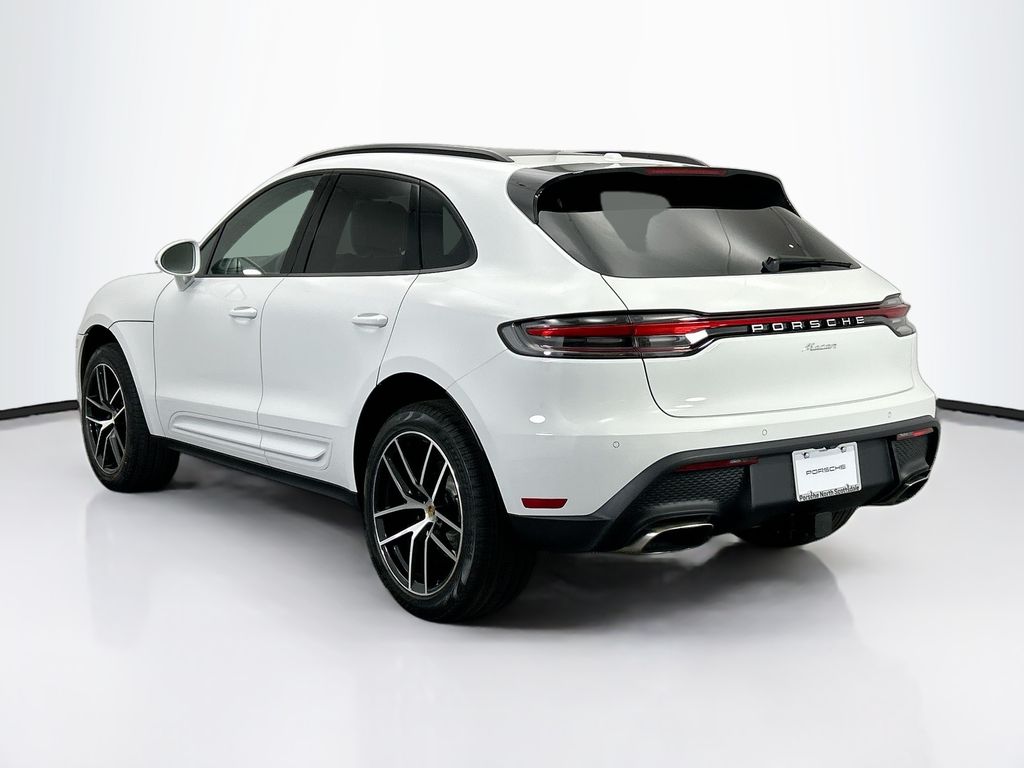 Thumbnail: 2026 Porsche Macan - 3