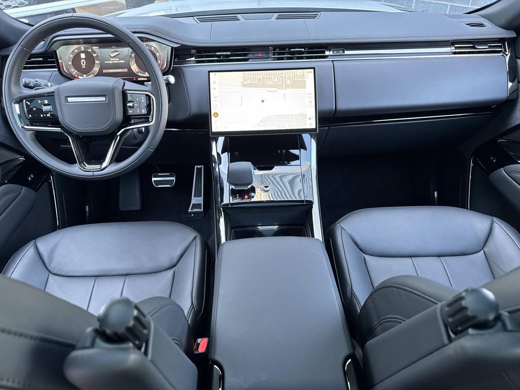 Certified Used 2025 Gray Land Rover Dynamic SE image 18