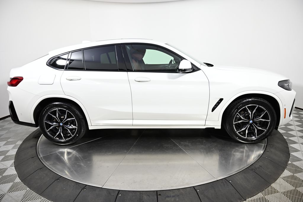Thumbnail: 2023 BMW X4 - 6