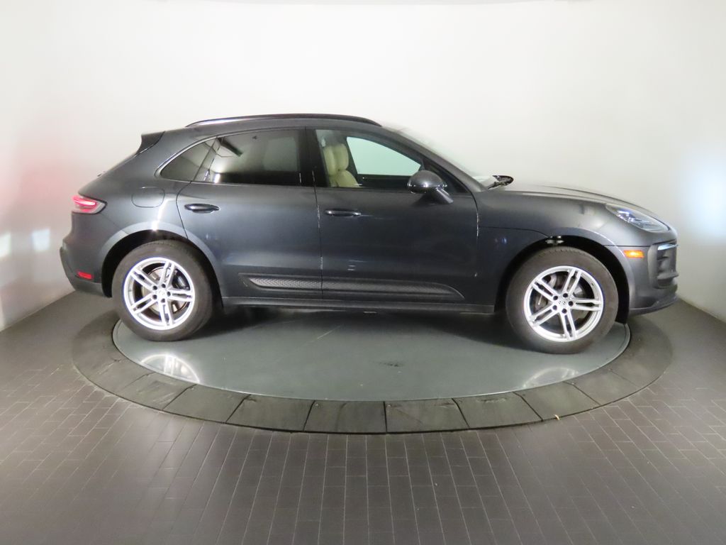 Thumbnail: 2024 Porsche Macan - 8