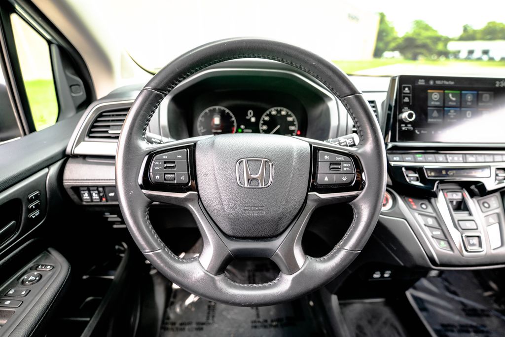 Used 2025 Honda Odyssey Van