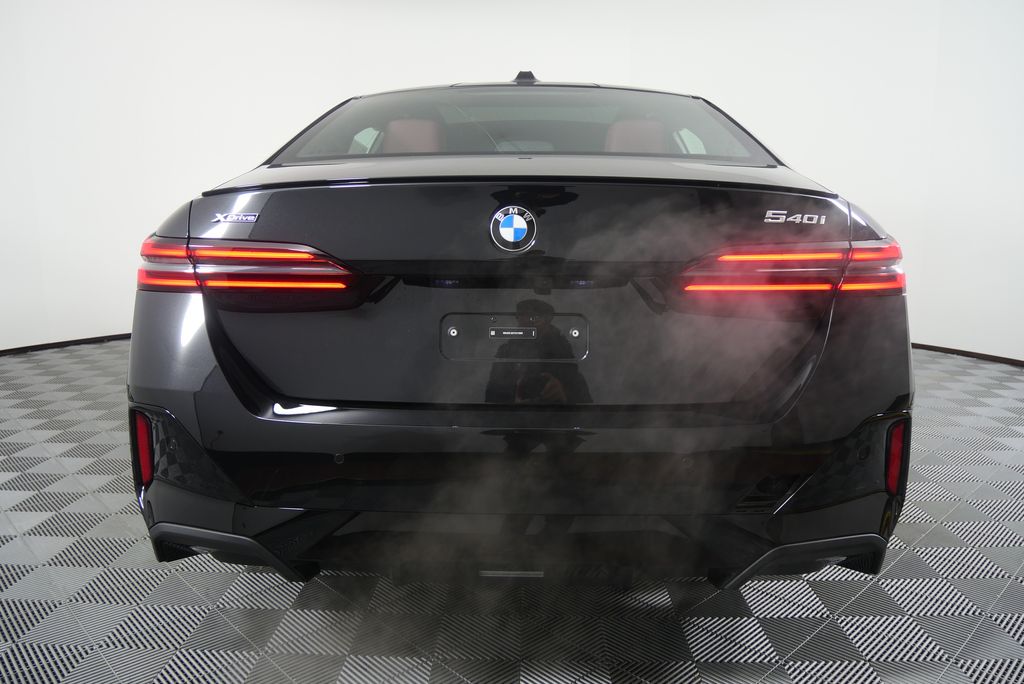 Thumbnail: 2026 BMW 5 Series - 4