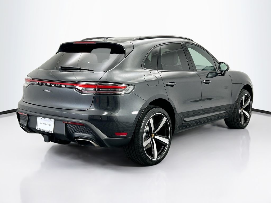 Thumbnail: 2026 Porsche Macan - 7