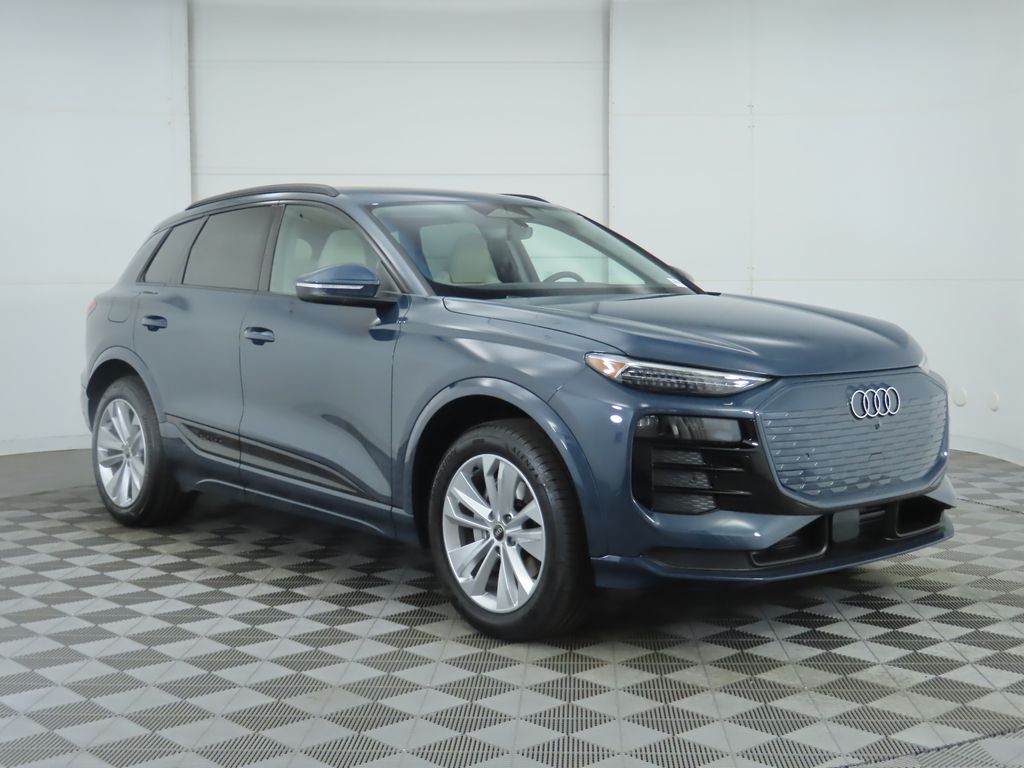 Thumbnail: 2025 Audi Q6 e-tron - 3