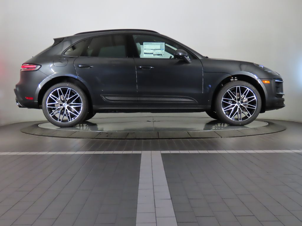 2024 Porsche Macan  6