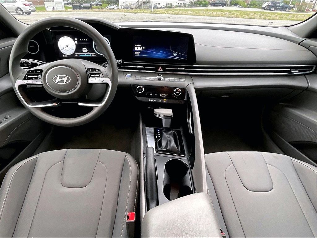 2024 Hyundai Elantra — photo 21