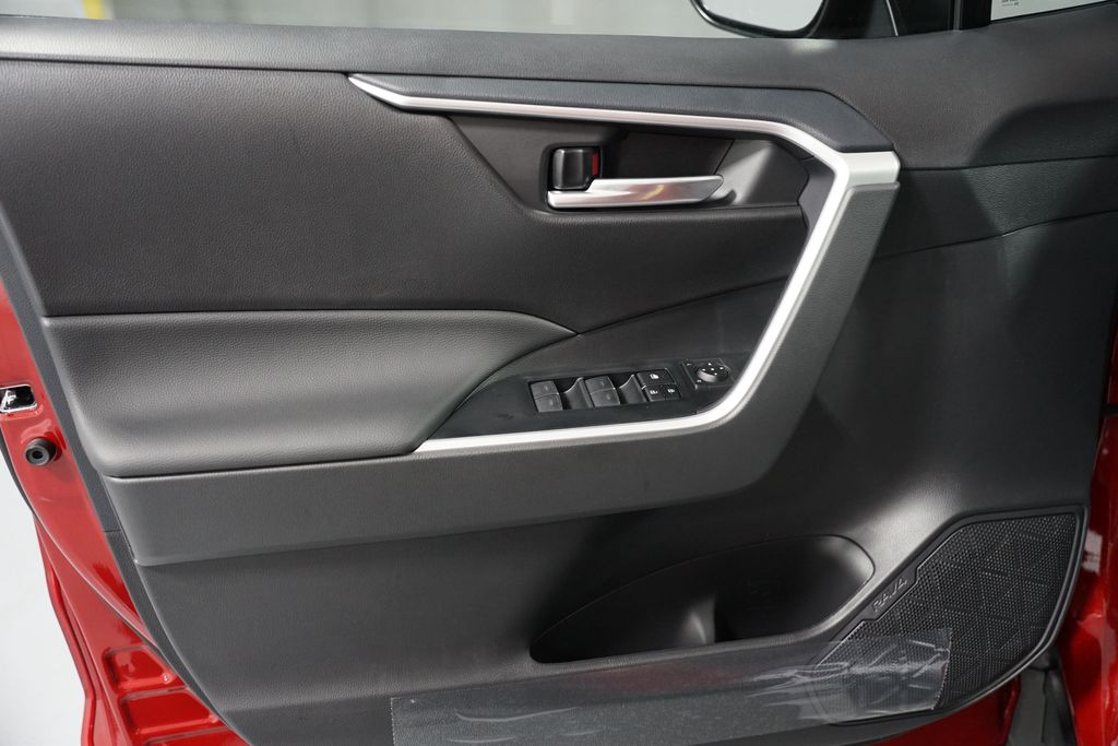 Thumbnail: 2025 Toyota RAV4 - 30