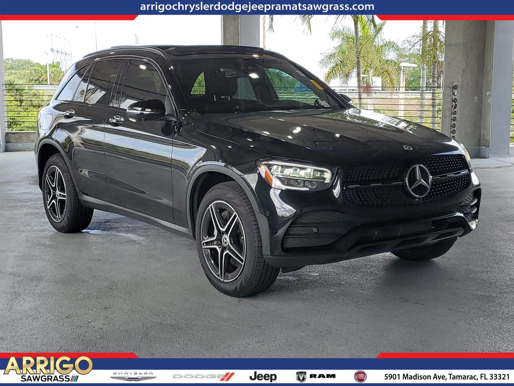 2022 Mercedes-Benz GLC media 1