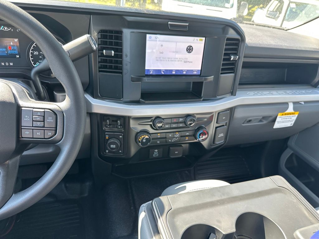 New 2026 Ford Super Duty F-250 Crew Cab 8' Box XL