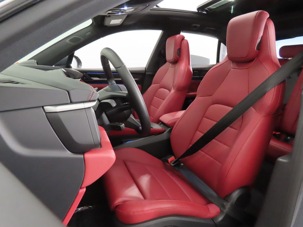 Thumbnail: 2025 Porsche Macan - 5