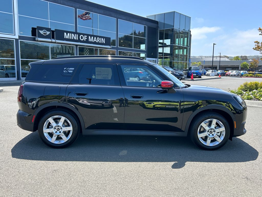 2025 MINI Cooper Countryman Iconic 6