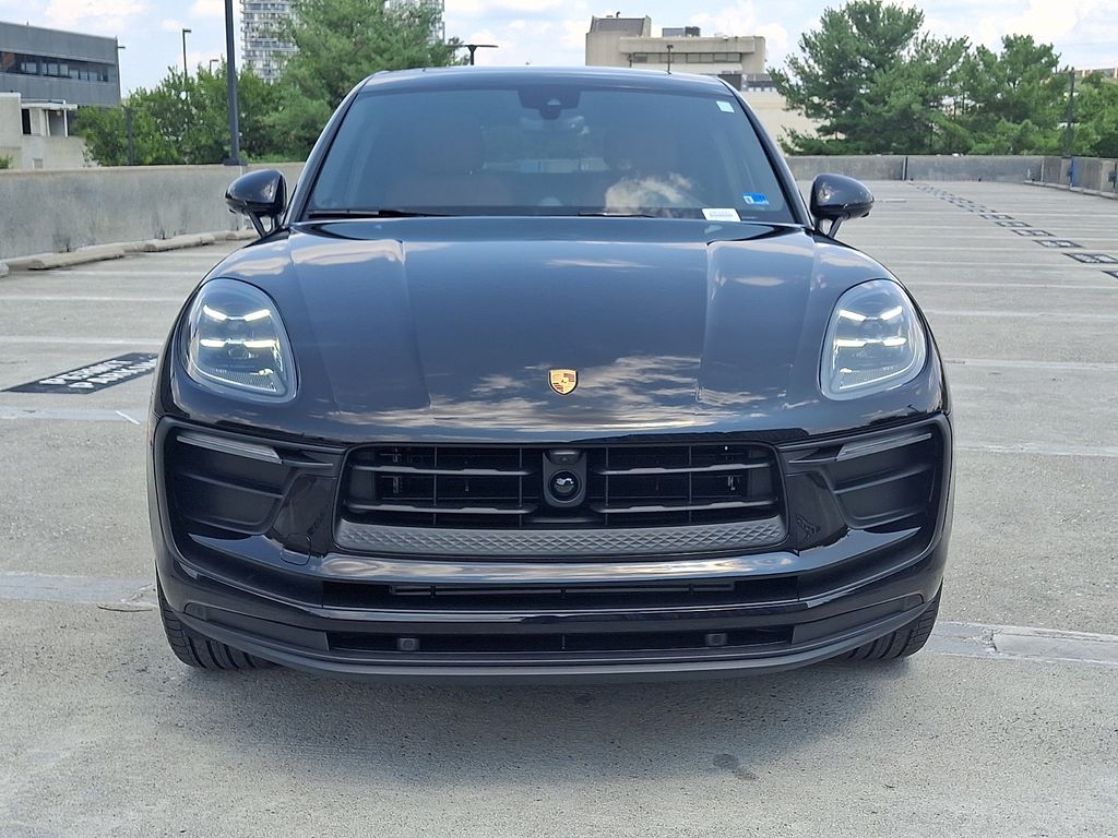 Thumbnail: 2026 Porsche Macan - 6