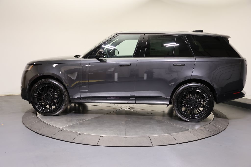 Thumbnail: 2026 Land Rover Range Rover - 2