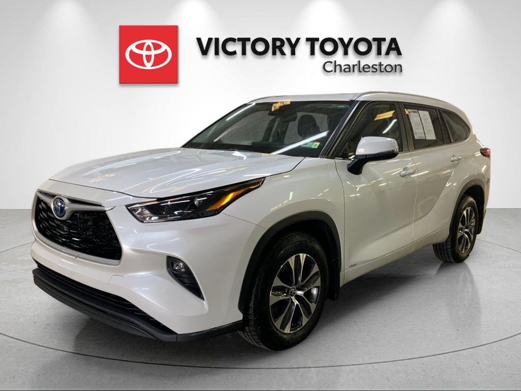 2023 Toyota Highlander Hybrid XLE AWD