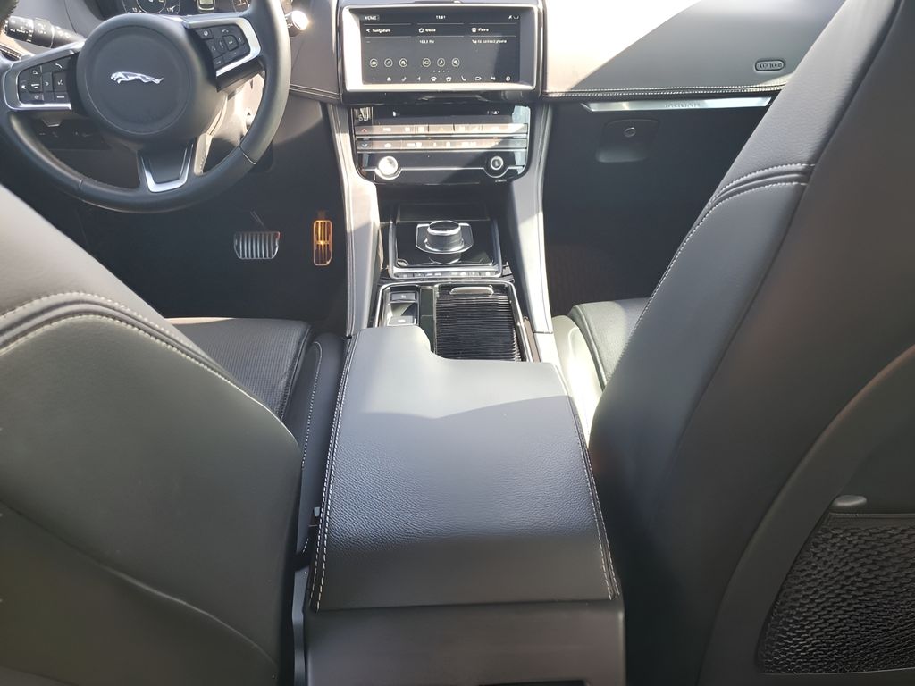 Used Car 2020 Jaguar F-pace  25t Checkered Flag For Sale Under $25,000 In Austin, Texas