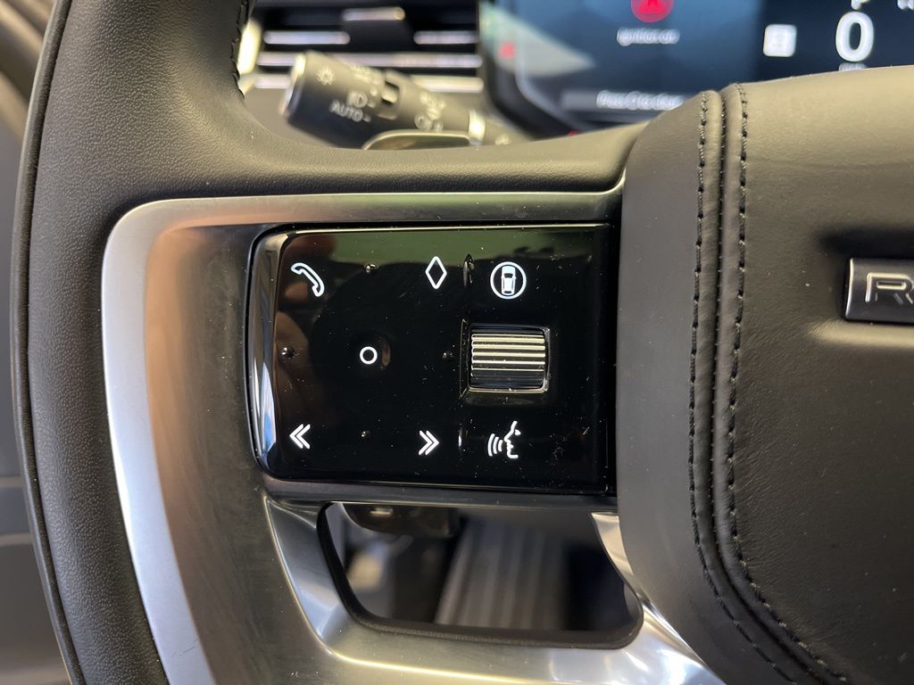 Thumbnail: 2025 Land Rover Range Rover - 15